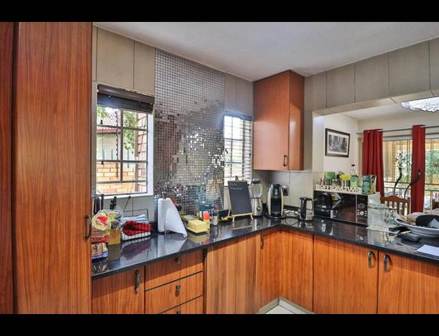 3 BEDROOM PROPERTY TO RENT IN OLIVEDALE